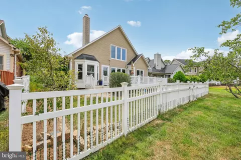 Exterior - 14117 Greenview Dr, Laurel, MD 20708 photo 2 of 10