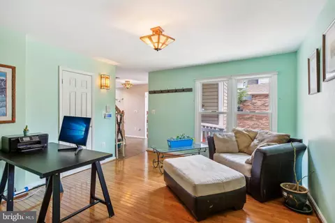 Entry Way - 14117 Greenview Dr, Laurel, MD 20708 photo 5 of 9