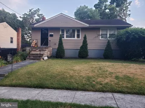 5011 Ravenswood Rd, Riverdale, MD 20737