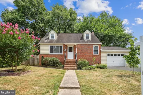 5007 Delaware St, College Park, MD 20740