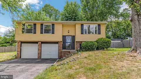 12607 Windbrook Dr, Clinton, MD 20735 photo 2