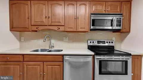 12607 Windbrook Dr, Clinton, MD 20735 photo 5