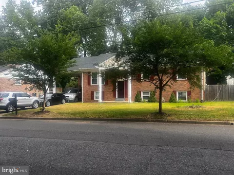 5113 Woodford Ln, Marlboro, MD 20772