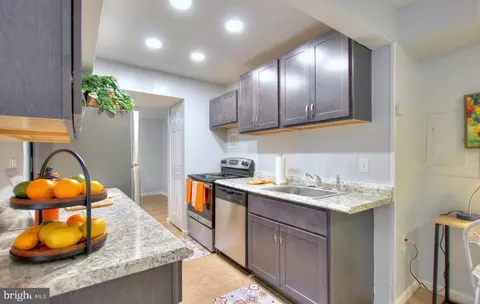 7800 Hanover Pkwy #T-2, Greenbelt, MD 20770