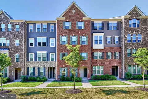 10115 Dorsey Ln, Lanham, MD 20706