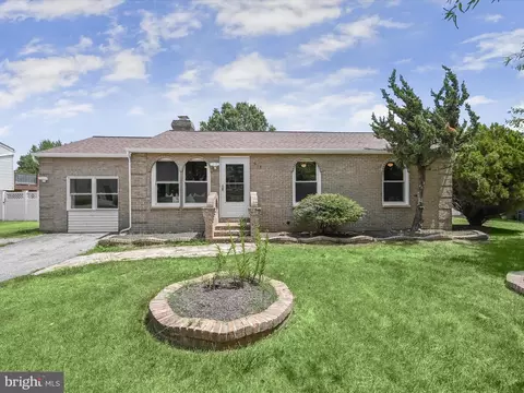 614 Avis Dr, Marlboro, MD 20774