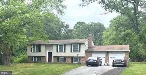 3003 Geaton Dr, Marlboro, MD 20774