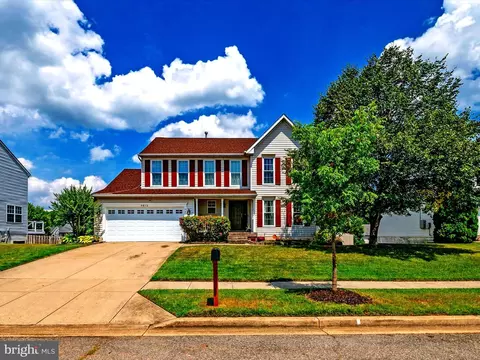 9812 Hummingbird Ln, Marlboro, MD 20772
