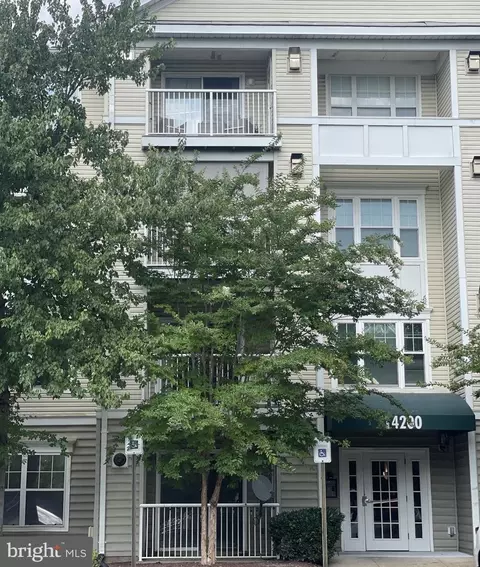 14200 Farnsworth Ln #206, Marlboro, MD 20772