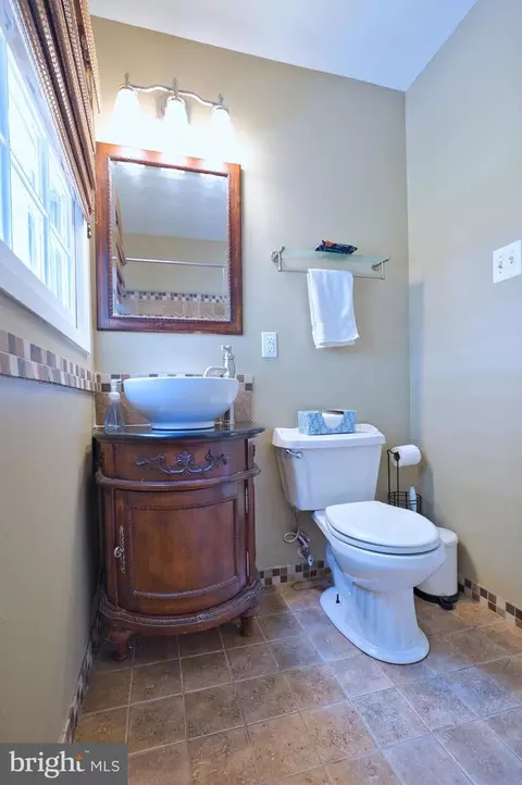 Bath - 1518 Perrell Ln, Bowie, MD 20716 photo 2 of 6