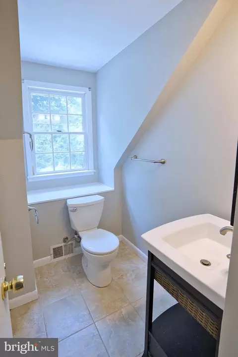Bath - 1518 Perrell Ln, Bowie, MD 20716 photo 5 of 6