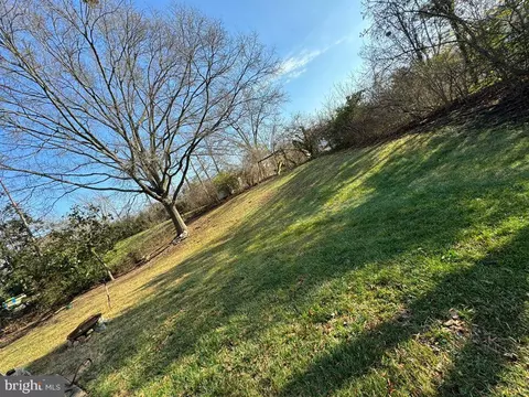 12203 Mount Pleasant Dr, Laurel, MD 20708 photo 3