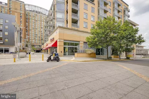 6506 America Blvd #212, Hyattsville, MD 20782