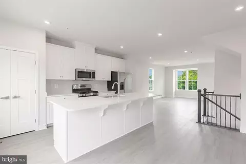 8509 Hamlin St #100E, Glenarden, MD 20706