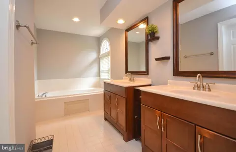10513 Foxlake Dr, Bowie, MD 20721 photo 35