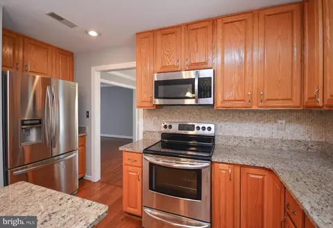 10513 Foxlake Dr, Bowie, MD 20721 photo 16