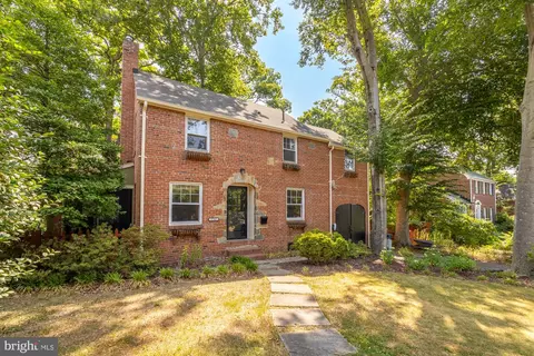 5707 39th Ave, Hyattsville, MD 20781