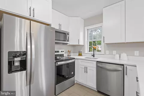 8600 Holly St, Laurel, MD 20707 photo 28