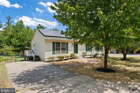 8600 Holly St, Laurel, MD 20707 photo 3