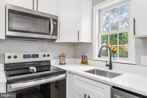 8600 Holly St, Laurel, MD 20707 photo 32