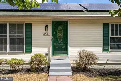 8600 Holly St, Laurel, MD 20707 photo 4