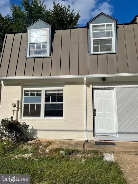1831 Village Green Dr #X-141, Hyattsville, MD 20785