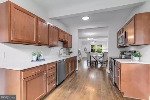 Entry Way - 3309 Otis St, Mount Rainier, MD 20712 photo 4 of 10