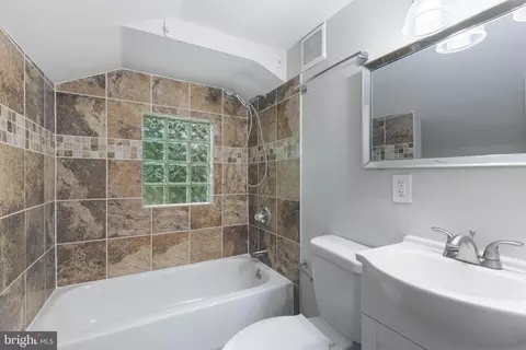 Entry Way - 3309 Otis St, Mount Rainier, MD 20712 photo 5 of 10