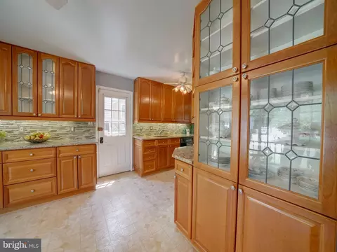 16006 Kent Rd, Laurel, MD 20707 photo 3