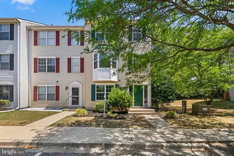 4712 English Ct, Suitland, MD 20746