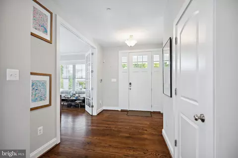 Entry Way - 2303 59th Pl, Cheverly, MD 20785 photo 3 of 16