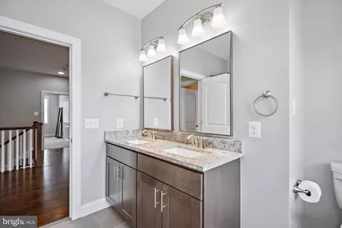 Entry Way - 2303 59th Pl, Cheverly, MD 20785 photo 13 of 16