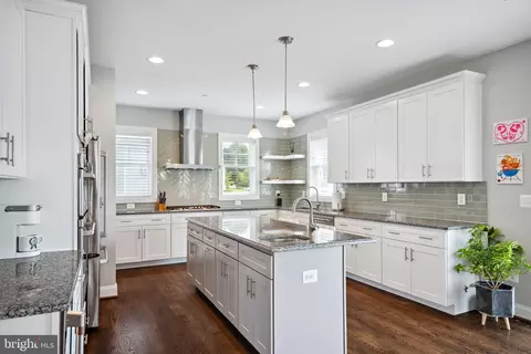 Kitchen - 2303 59th Pl, Cheverly, MD 20785 photo 2 of 8