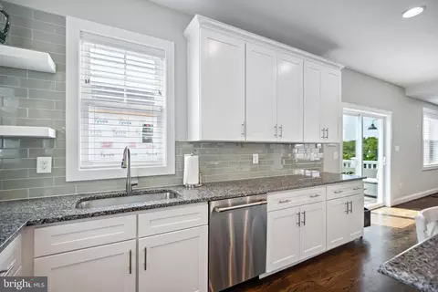 Kitchen - 2303 59th Pl, Cheverly, MD 20785 photo 6 of 8