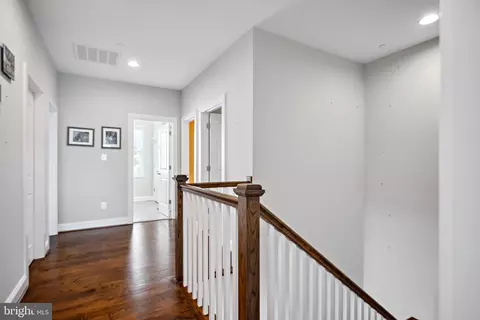 Entry Way - 2303 59th Pl, Cheverly, MD 20785 photo 10 of 16