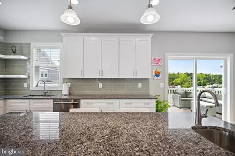 Kitchen - 2303 59th Pl, Cheverly, MD 20785 photo 4 of 8