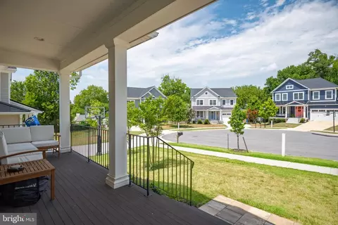 Exterior - 2303 59th Pl, Cheverly, MD 20785 photo 5 of 9