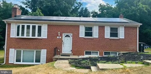 12 Arthur Dr W, Fort Washington, MD 20744