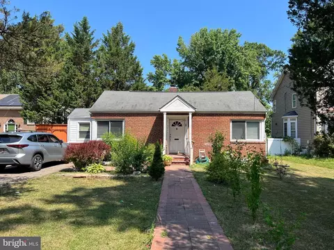 9444 Dubarry Ave, Lanham, MD 20706