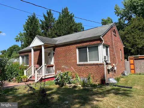 Exterior - 9444 Dubarry Ave, Lanham, MD 20706 photo 3 of 6