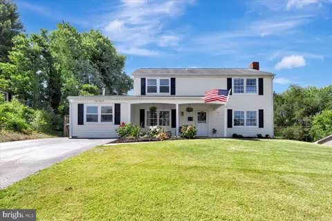 15707 Pinecroft Ln, Bowie, MD 20716