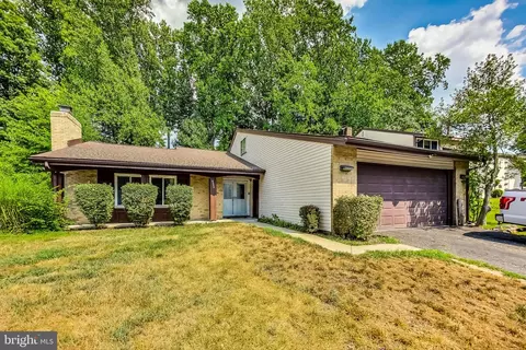 9300 Grandhaven Ave, Marlboro, MD 20772
