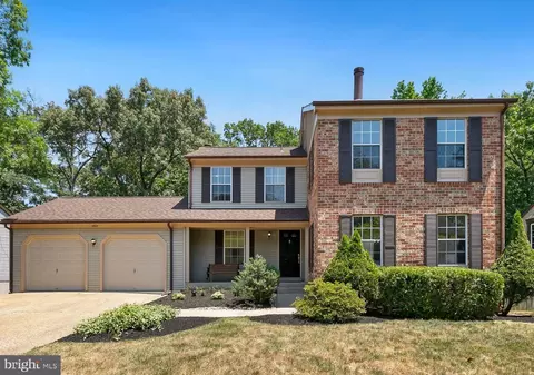10107 Treetop Ln, Lanham, MD 20706