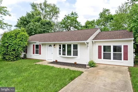 800 Carriage House Ln, Marlboro, MD 20774
