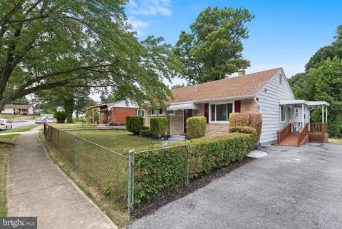 9004 Varnum St, Lanham, MD 20706 photo 2