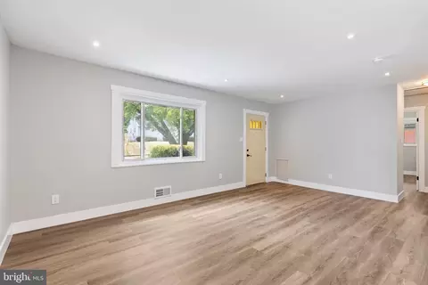 9004 Varnum St, Lanham, MD 20706 photo 12