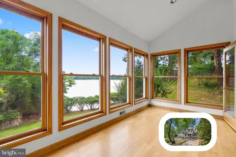 435 Broad Creek Dr, Fort Washington, MD 20744