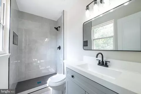 Bath - 6921 Scotch Dr, Laurel, MD 20707 photo 1 of 6
