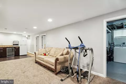 Entry Way - 7325 Oliver St, Lanham, MD 20706 photo 8 of 11