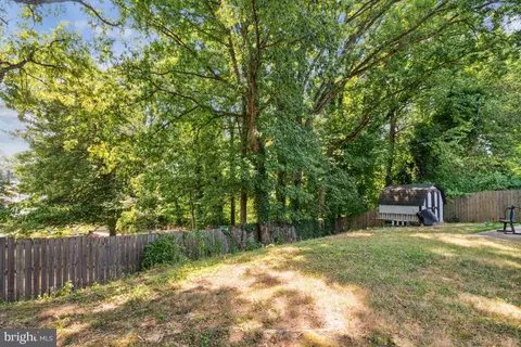 Exterior - 7325 Oliver St, Lanham, MD 20706 photo 8 of 9